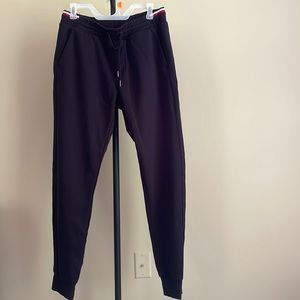 New without tag Tommy joggers